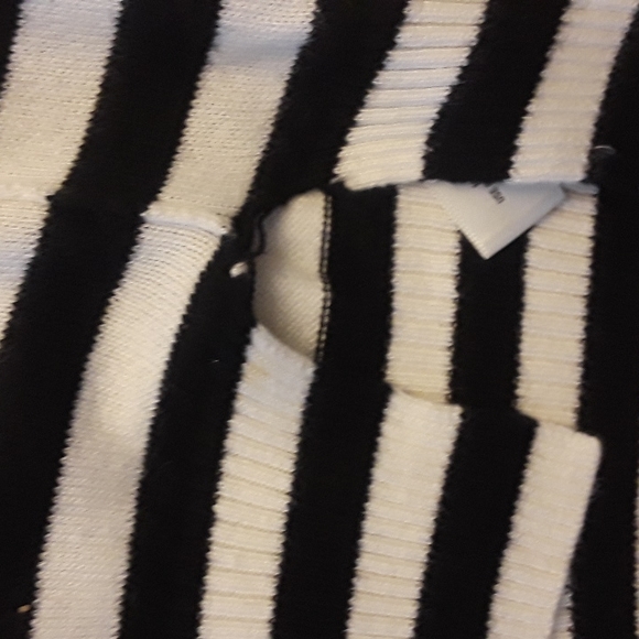 EUC I Heart Ronson Striped Lightweight Sweater  60% Cotton 40% Modal - Picture 4 of 8